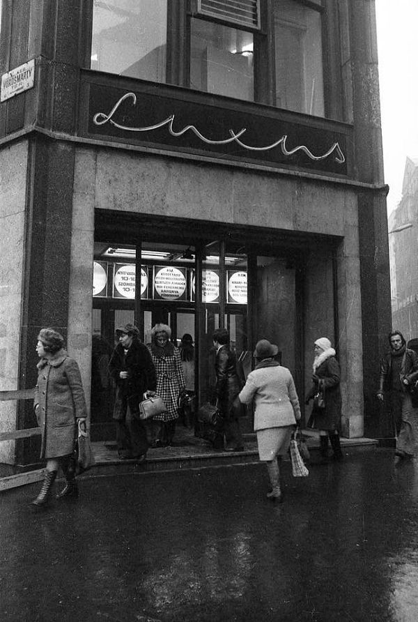 A Luxus áruház története - Vörösmarty tér 3 regénye - retro, kirakat-2, ujdonsagok -