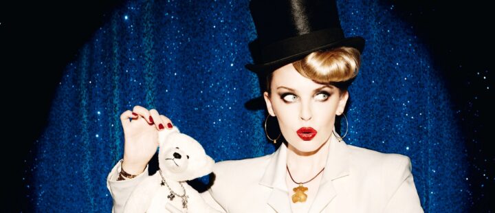 Kylie Minogue divatkönyvvel ünnepel - konyvajanlo-2, ajanlo -