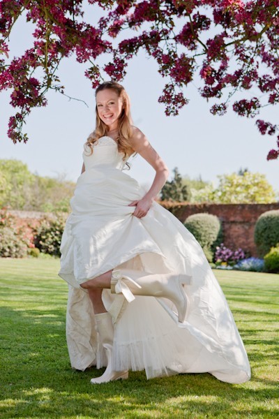 Esküvői őrület Angliából: menjünk férjhez gumicsizmában - kiegeszitok-2, eskuvoi-ruha-2, ujdonsagok, cipo-2 -