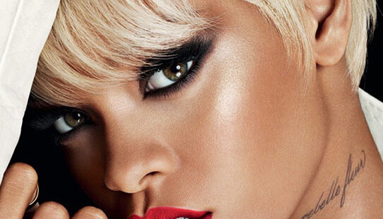 Karácsony előtt érkezik Rihanna kollekciója a MAC üzleteibe - smink-2, minden-mas, beauty-szepsegapolas -