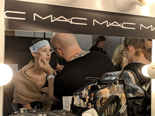 Richard Quinn backstagé-ben jártam a MAC Cosmetics-szel - smink-2, beauty-szepsegapolas -