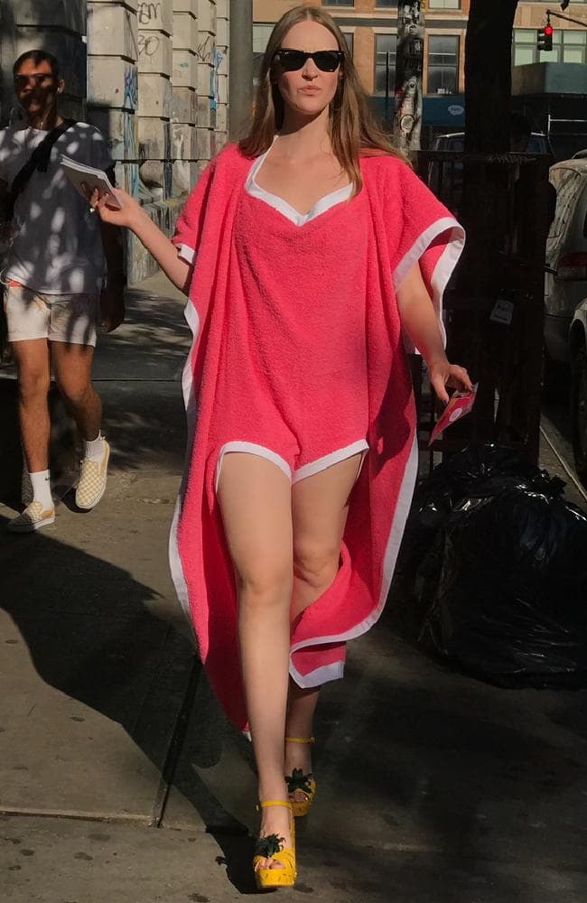 Itt az idei nyár legviccesebb fürdőruhája a Towelkini - furdoruha-2, ujdonsagok -