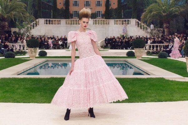 Így készült a Chanel 2019 SS Haute Couture kollekciója - tavaszi-es-nyari-divat, ujdonsagok -