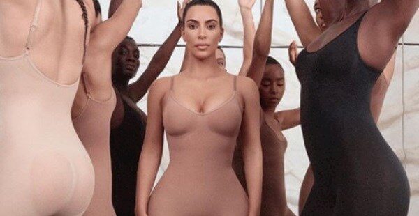 Kim Kardashian magára haragította a japánokat új fehérneműivel - fehernemu-2, ujdonsagok -