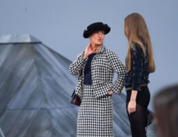 French comedian crashes the runway at Chanel's Paris Fashion Week show - fashion -