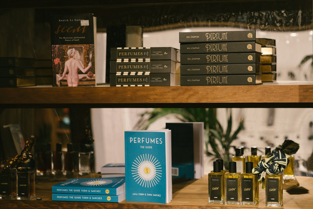 A Lush megnyitotta a világ első Illatkönyvtárát - parfum-2, beauty-szepsegapolas -