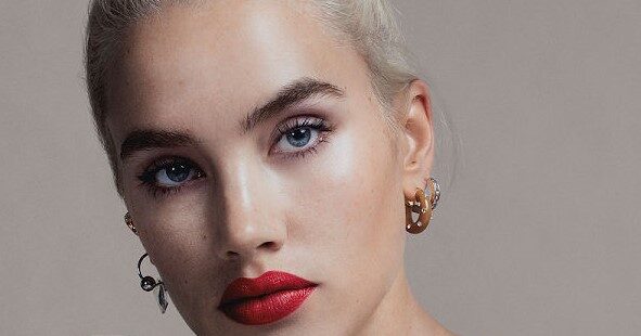 Burberry Beauty has appointed Isamaya Ffrench as its Global Beauty Director - beauty-en -