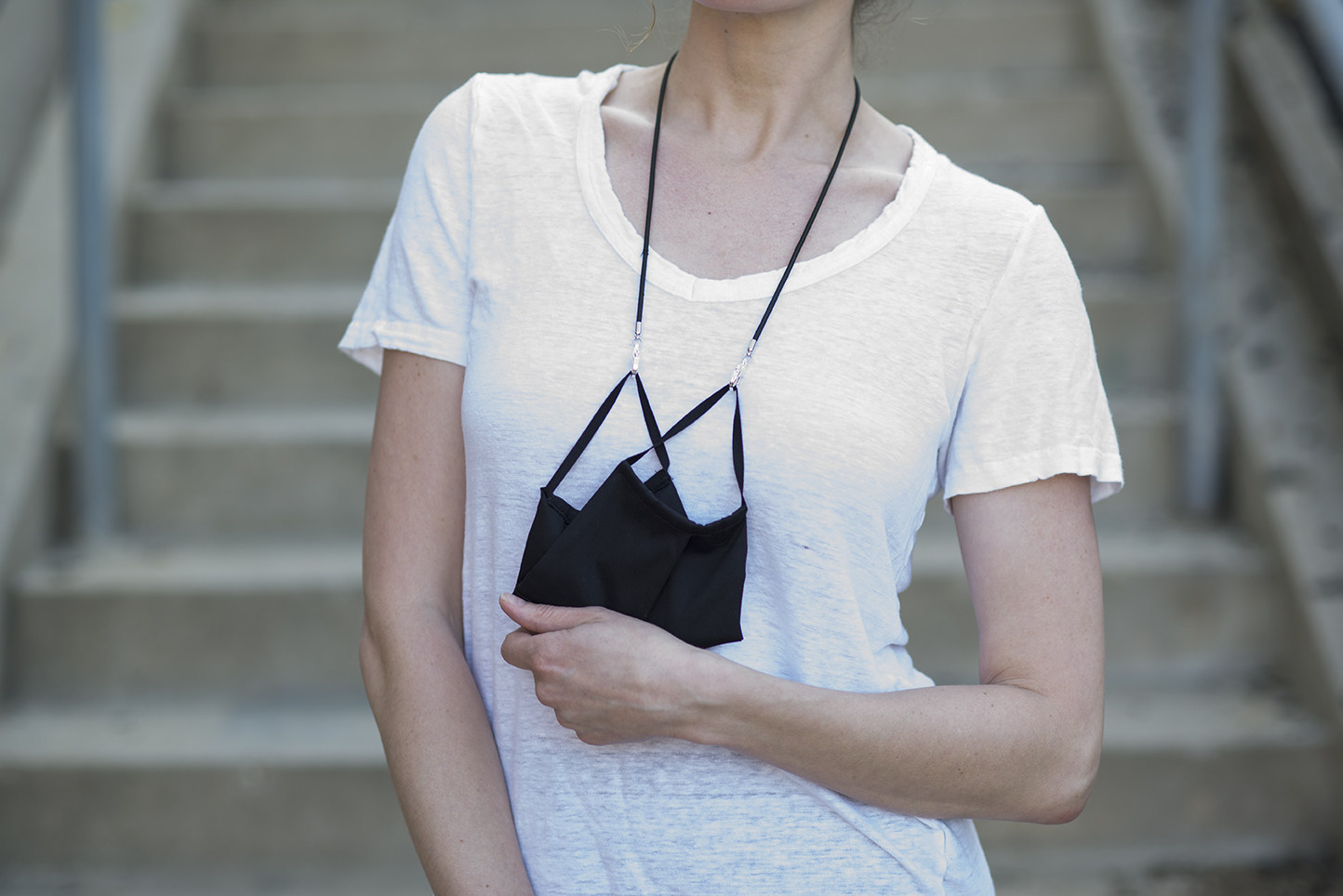 LA LOOP Launches the Original Necklace for Face Masks - fashion, design-en -