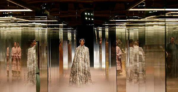 Demi Moore nyitotta meg Fendi haute couture showját - fashion-week -