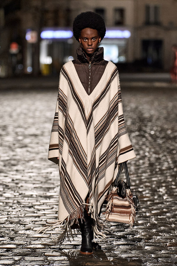 Chloé 2021 ősz-tél - Párizsi nomádok - fashion-week -