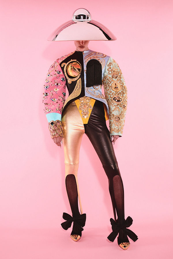 Schiaparelli Haute Couture 2021/22 ősz-tél - A matador - uncategorized-hu, minden-mas, fashion-week -