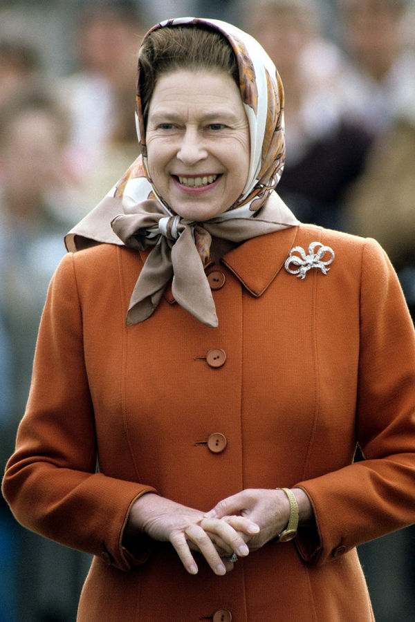 II. Erzsébet öltözékei - titkok és stílus változások - ujdonsagok -