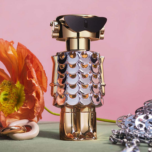 FAME - új nőies illat a Paco Rabanne-tól - parfum-2, beauty-szepsegapolas - Megérkezett a FAME parfüm, az új nőies illat a Paco Rabanne-tól, amely a nagysikerű Phantom párja.