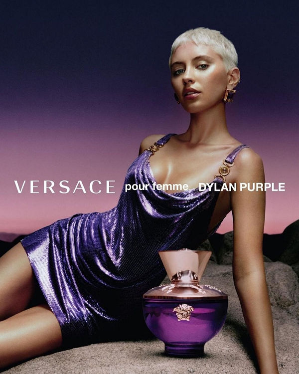 Versace Dylan Purple - Iris Law starring in the campaign - perfume, beauty-en - New Fragrance for Women 2022