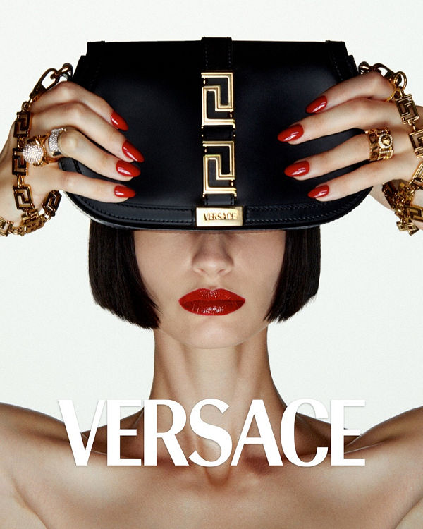 Versace Holiday 2022 Campaign with Lily McMenamy - fashion, campaign - Night at the opera